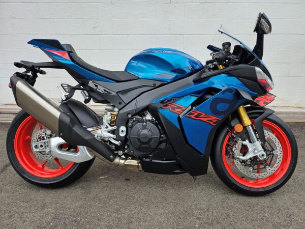 2026 Aprilia RSV4 - Image 10