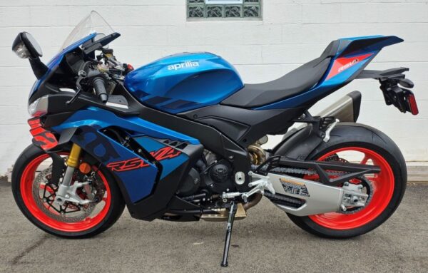 2026 Aprilia RSV4 - Image 2