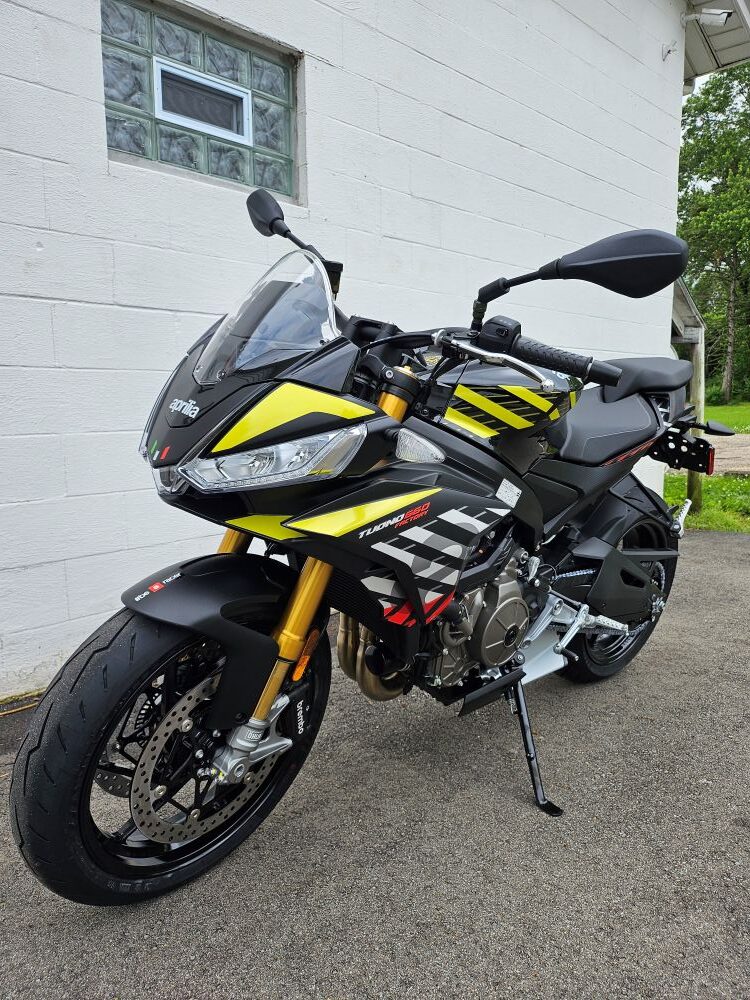 2027 Aprilia Tuono 660 Factory - Image 2