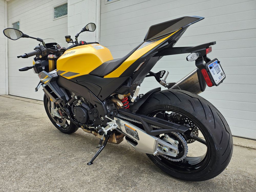 2027 Aprilia Tuono V4 Yellow - Image 8