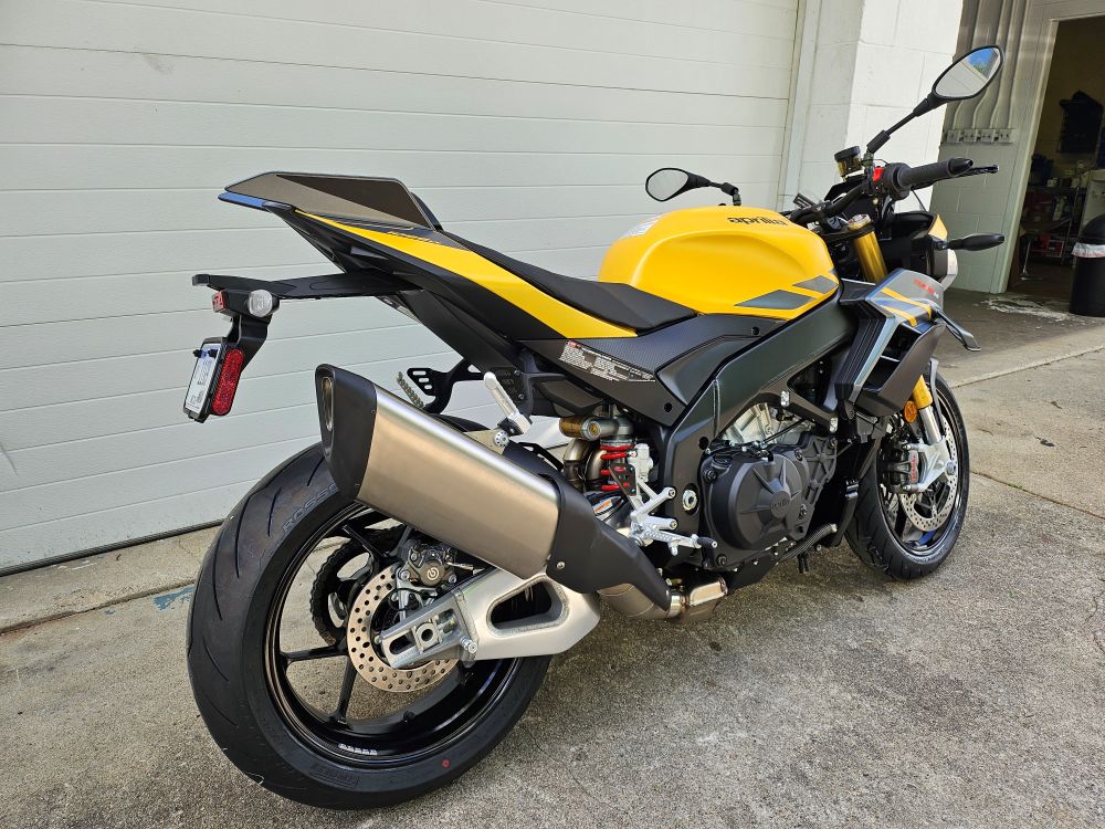 2027 Aprilia Tuono V4 Yellow - Image 3