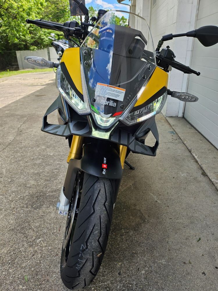 2027 Aprilia Tuono V4 Yellow - Image 5