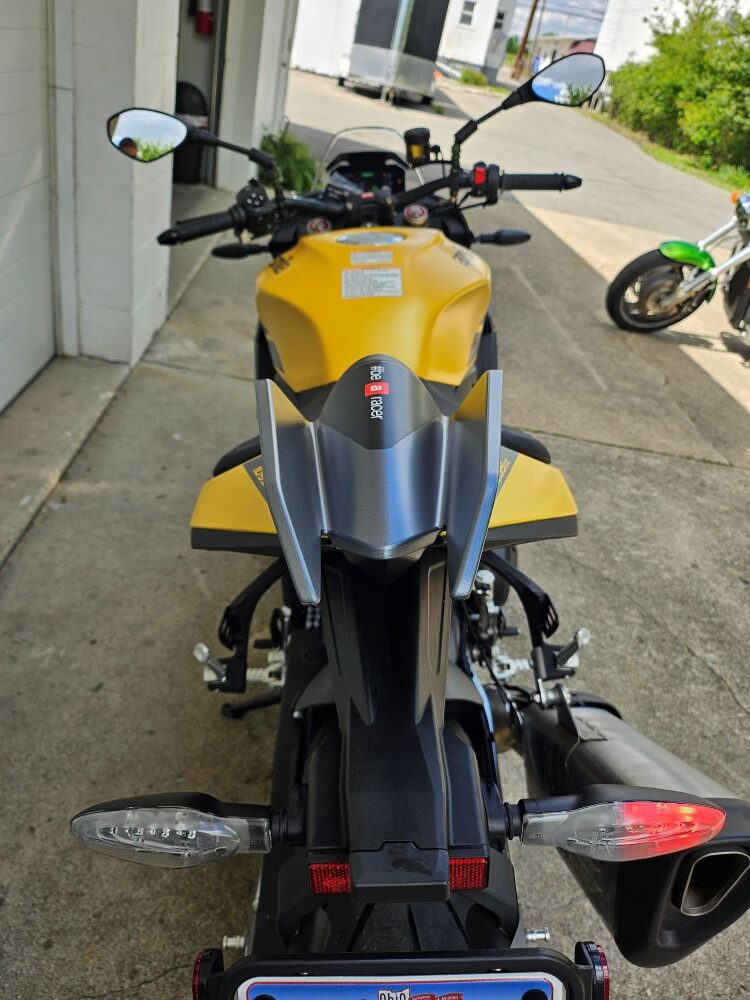 2027 Aprilia Tuono V4 Yellow - Image 7